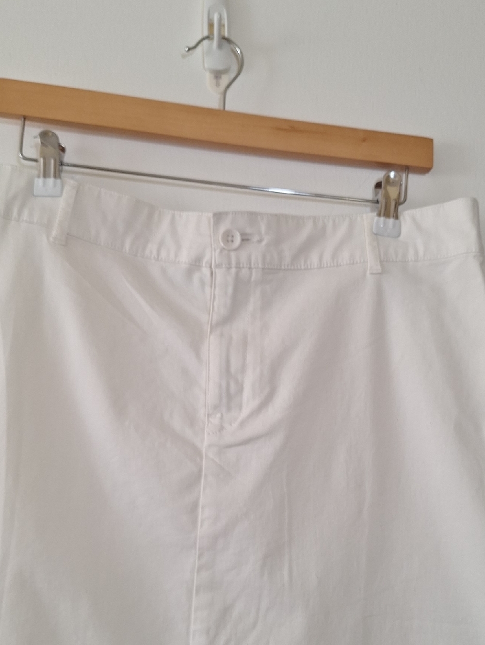 White Knee Length Skirt Medium M Petite P Slim Skirt 21in Stretch - Picture 3 of 9